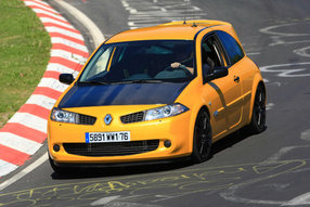 Renault Megane 230 F1 Team R26