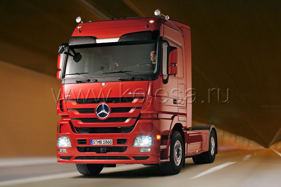 Новый Mercedes-Benz Actros: звездный дебют