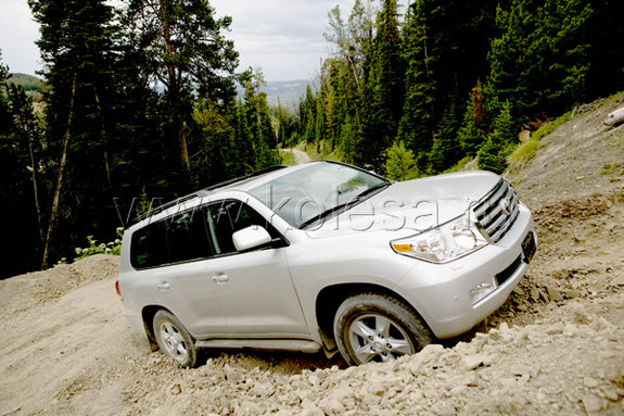 TOYOTA LAND CRUISER