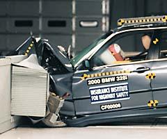 Краш-тест BMW 328i