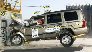 Краш-тест Jeep Commander