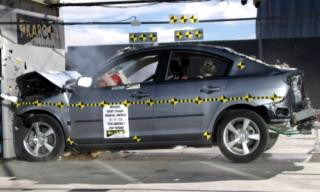 Краш-тест Mazda 3