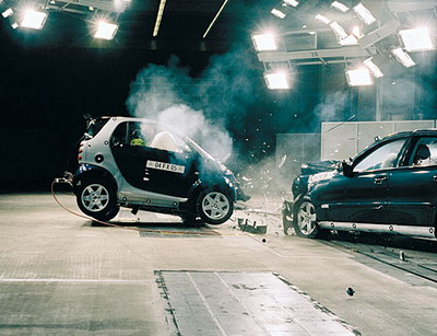 Smart против E-Class (W210)