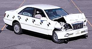 Краш-тест Toyota Crown