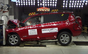 Краш-тест Toyota RAV4