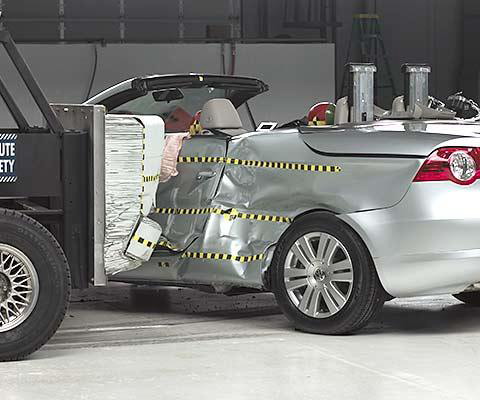 View of the vehicle and barrier just after the crash test