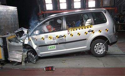 Краш-тест Volkswagen Touran