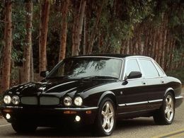 Jaguar XJR